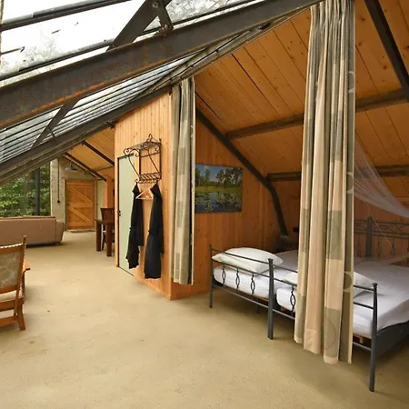 Natuurslaapkamer De Zaadeest Boskamer Landhaus Lomm
